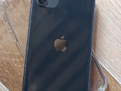 Apple iPhone 11 128GB with Bill and Box Apple iPhone 11 128GB with Bill and Box