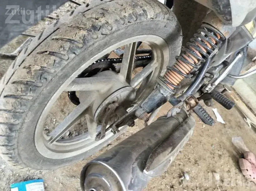 2016 Motorcycle in Good Condition - Bikes - Balasinor - Image 2