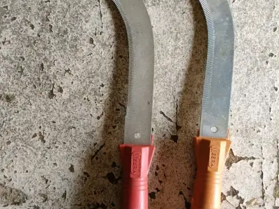 Curved Hand Sickle Set with Plastic Handle