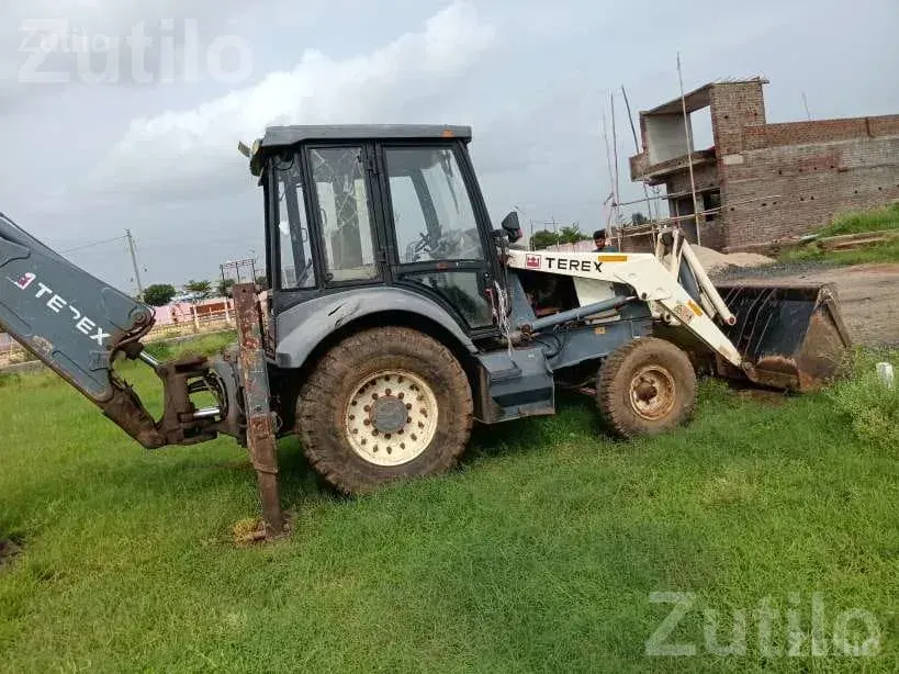 Terex TLB 740S Backhoe Loader 2013 - Construction Vehicles - Nadiad - Image 3
