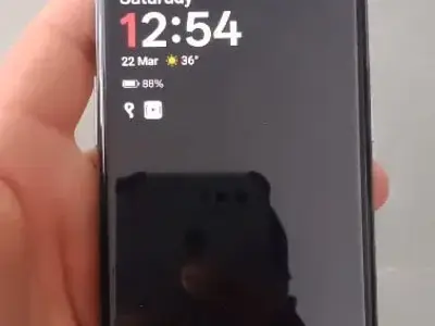 Sleek Android Smartphone for Sale Sleek Android Smartphone for Sale