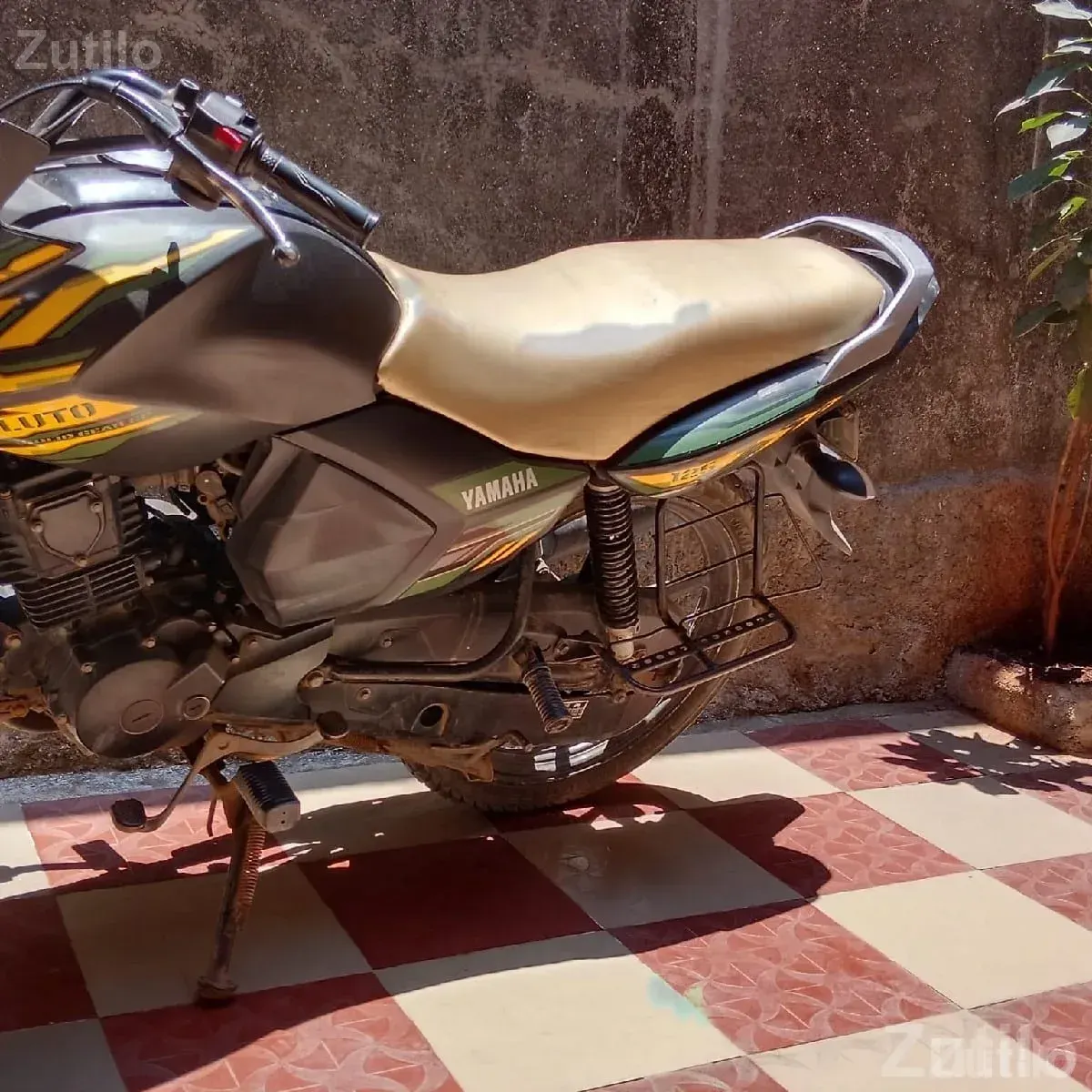 Yamaha 2017 used bike in good condition - Bikes - Jasdan - Image 3