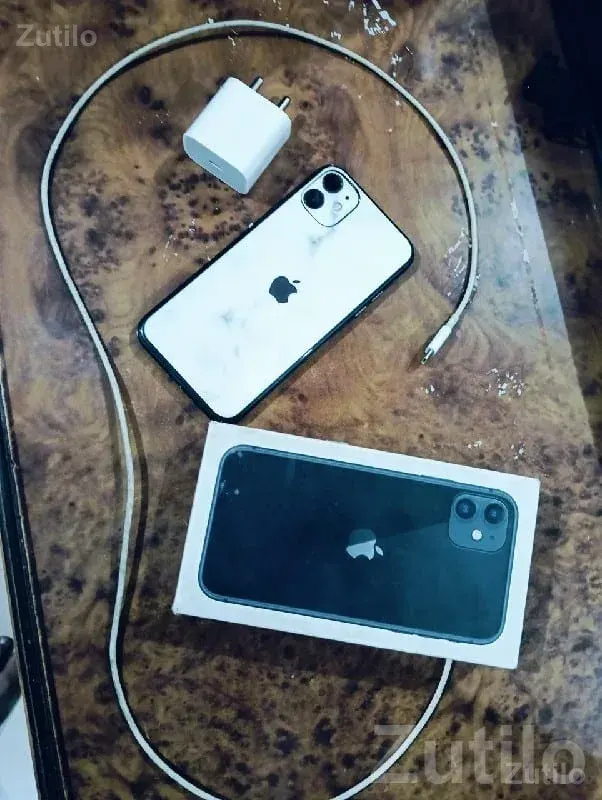 Apple iPhone 11 Black with Box & Charger - મોબાઇલ ફોન - માંગ્રોળ - Image 3