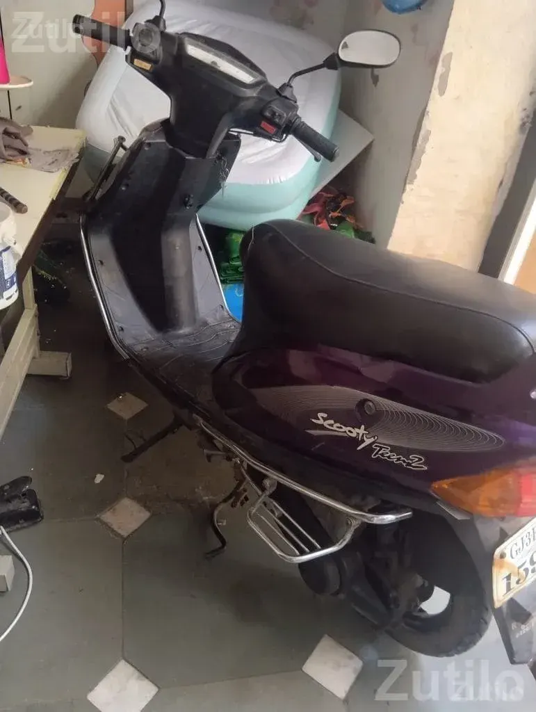 TVS Scooty Teenz 2011 Purple Scooter - બાઇક્સ - રાજકોટ શહેર - Image 5