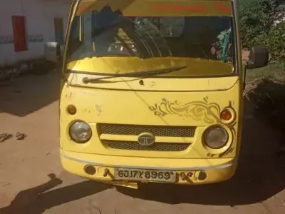 Tata Magic 2010-2011 Model Passenger Vehicle