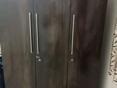 3 Door Wooden Almari Wardrobe 3 Door Wooden Almari Wardrobe