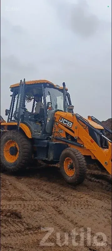 JCB 3DX Backhoe Loader with Breaker - બાંધકામના વાહનો - જુનાગઢ - Image 3