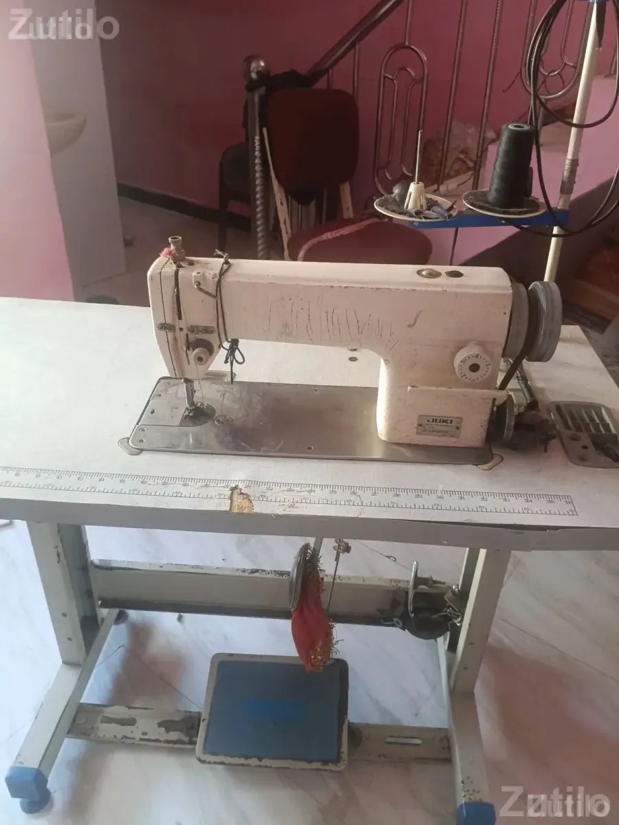 Juki Industrial Sewing Machine 0.5 Year Old - ટેક્સટાઇલ મશીનરી - જુનાગઢ - Image 5