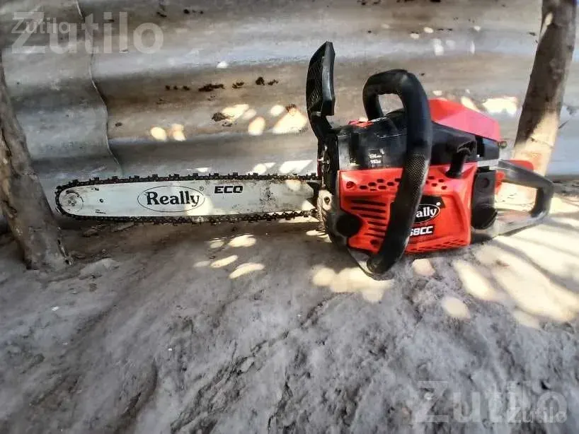 58cc Chainsaw Wood Cutting Machine 18 Inch - ટૂલ્સ અને હાર્ડવેર - વાંકાનેર - Image 2