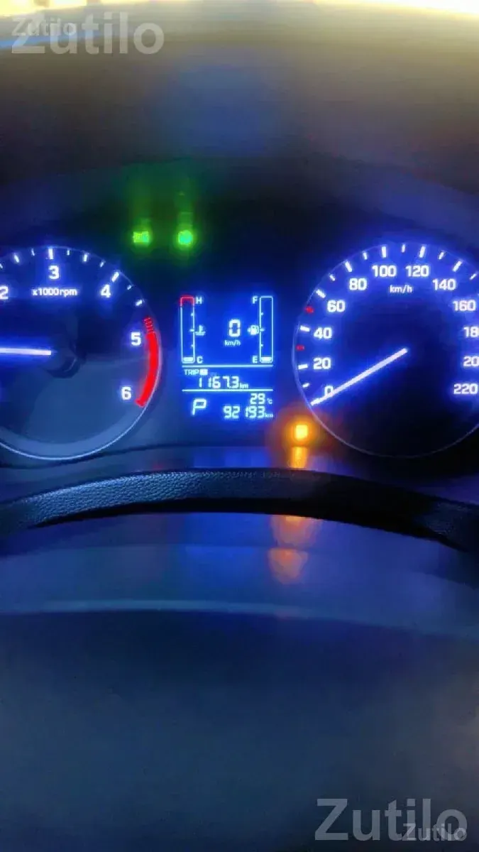 Hyundai Creta 2015-16 White SUV - Cars - Porbandar City - Image 3