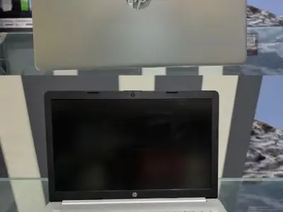 HP 15" Silver Laptop with Numeric Keyboard HP 15" Silver Laptop with Numeric Keyboard