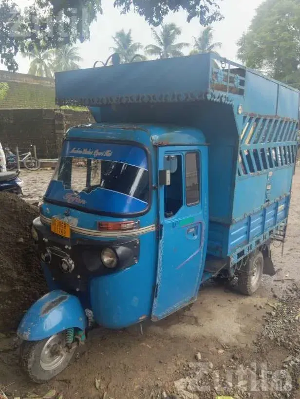 2019 Model Blue Auto Rickshaw - ઓટો રિક્ષા - ગોધરા - Image 4