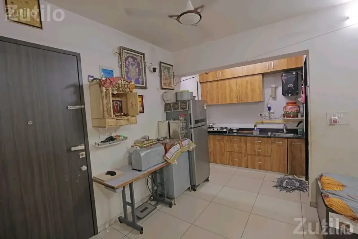 1 BHK Flat for Sale with Furnished Interior - ઘર વેચાણ માટે - રાજકોટ શહેર - Image 4
