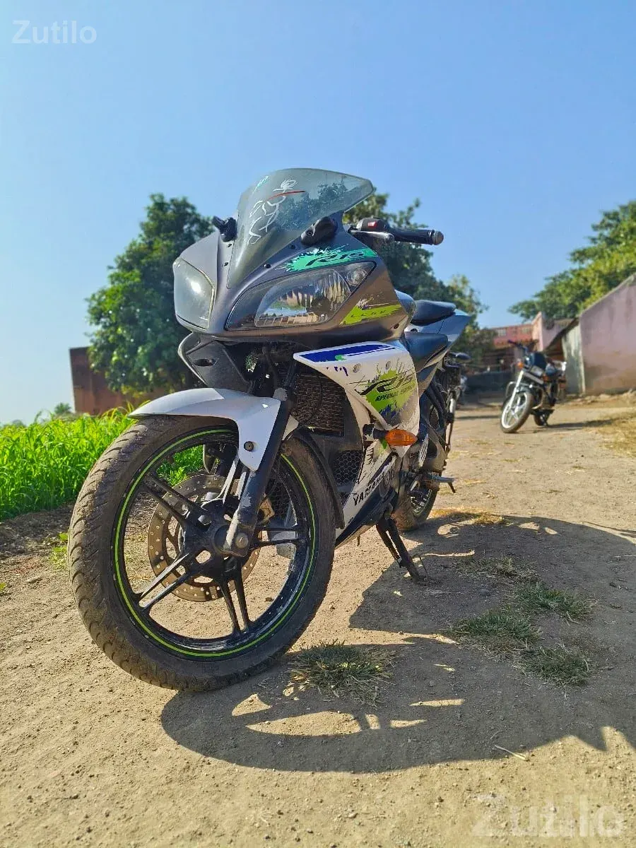 Yamaha R15 V2 2016 Used Bike - Bikes - Bhanvad - Image 2