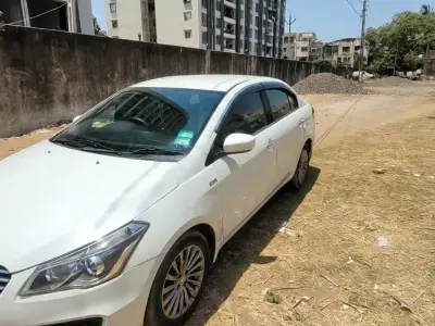 Maruti Suzuki Ciaz ZDi Top – White Sedan Maruti Suzuki Ciaz ZDi Top – White Sedan