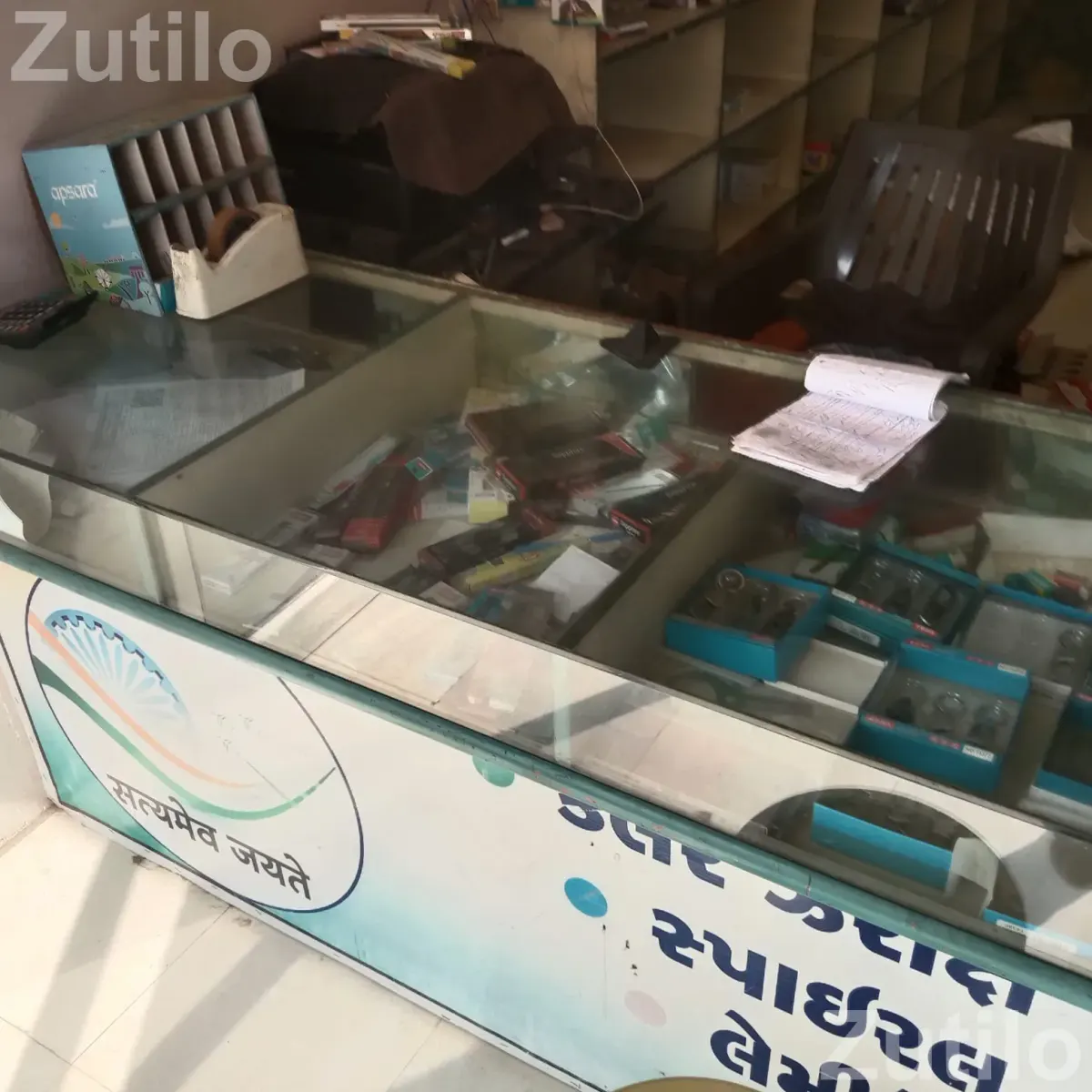 Shop Furniture for Sell :- Display counter table, wooden racks and Partition - વોર્ડરોબ, કબાટ અને સ્ટોરેજ - જુનાગઢ - Image 3