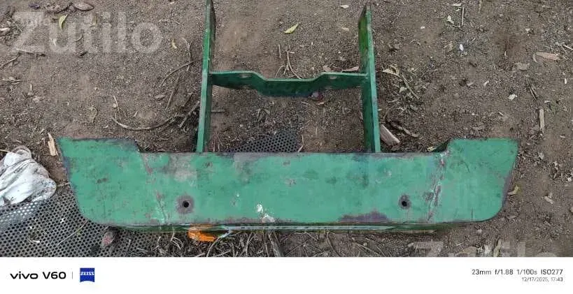 John Deere Tractor Bumper in Like New Condition - Auto Parts - Deesa - Image 3