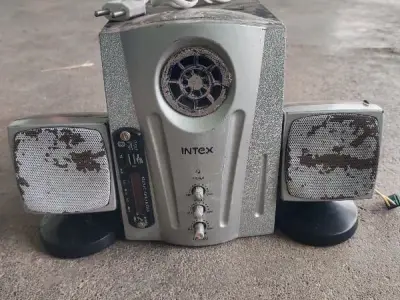 Intex Bluetooth Home Theater Speaker Set Intex Bluetooth Home Theater Speaker Set