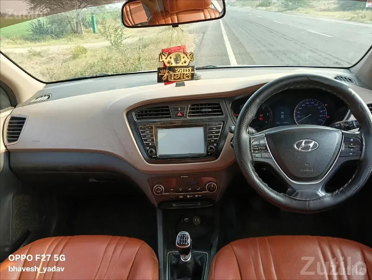 Hyundai i20 Elite CRDi White Hatchback - Cars - Kalyanpur - Image 3