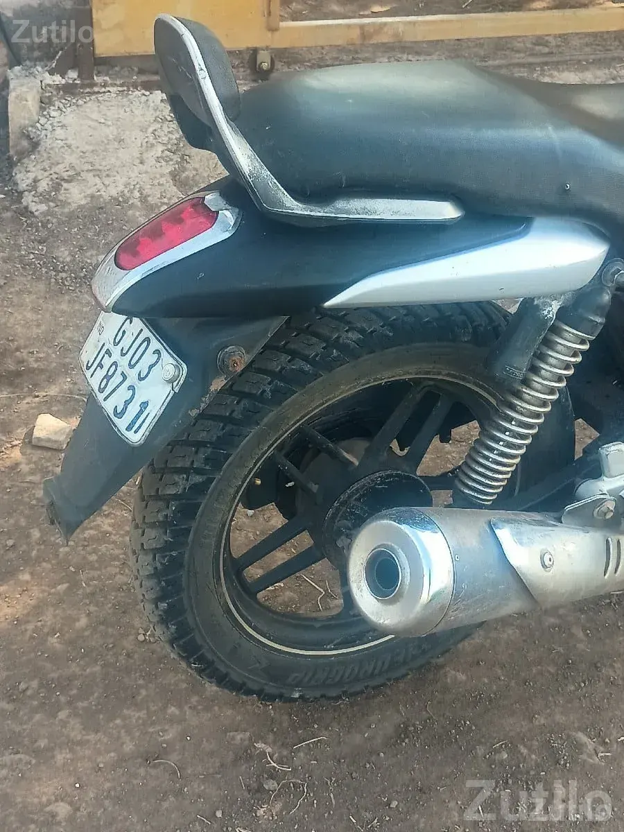 Bajaj V15 2016 Used Bike for Sale - Bikes - Kotda Sangani - Image 2