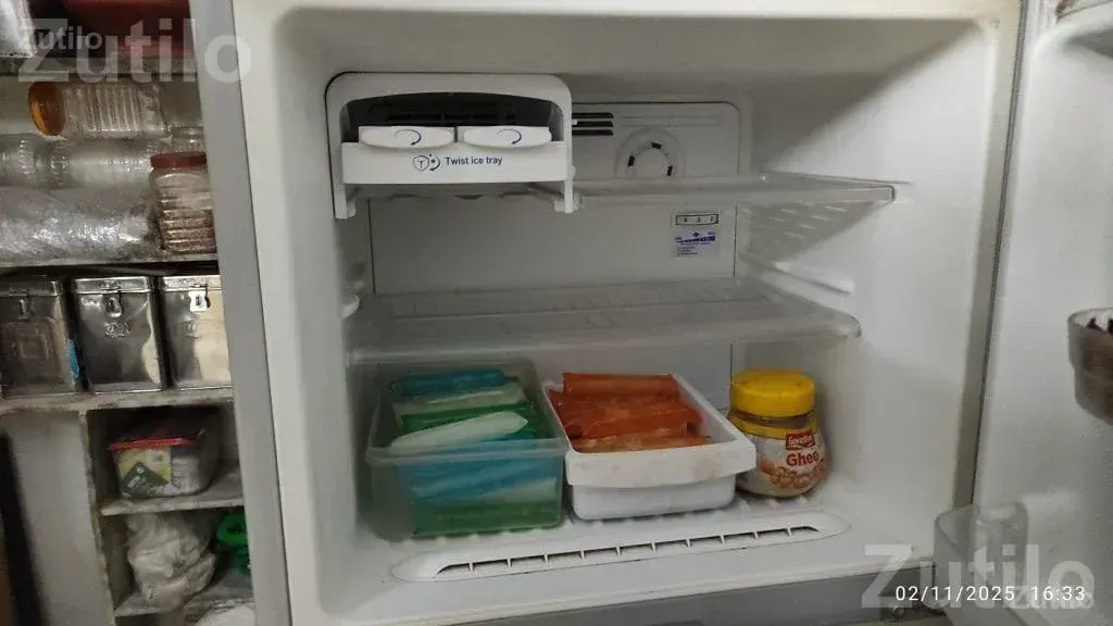 LG Double Door Refrigerator - Refrigerators - Gondal - Image 4