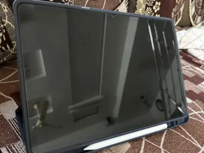 Redmi pad pro + orignal smart pen excellent condition Redmi pad pro + orignal smart pen excellent condition