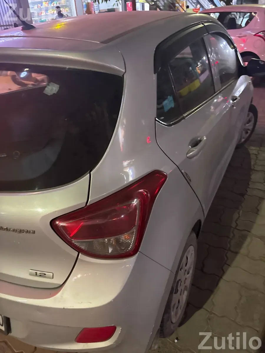 Hyundai I 10 - કાર - રાજકોટ શહેર - Image 3