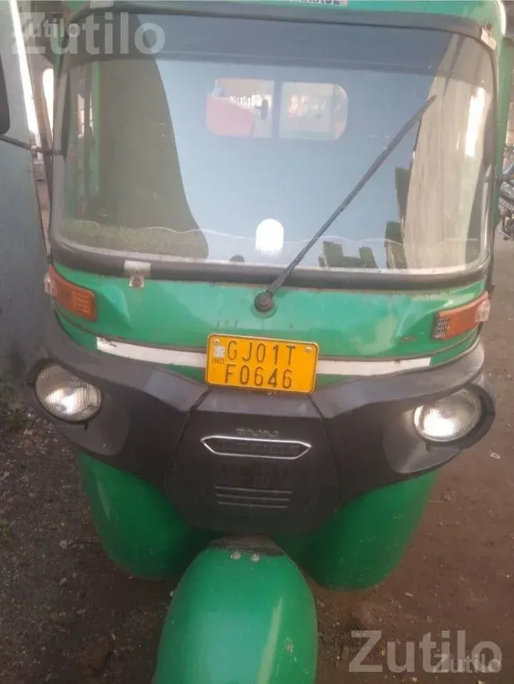 Bajaj Maxima Auto Rickshaw 2019 CNG Petrol - ઓટો રિક્ષા - બોટાદ - Image 4