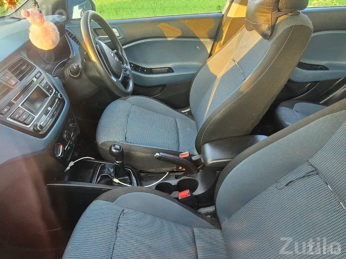 Hyundai i20 Active 2015 Petrol Car - કાર - પોરબંદર - Image 3
