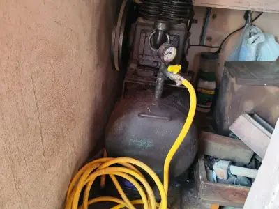 200 Pound Air Compressor in Running Condition