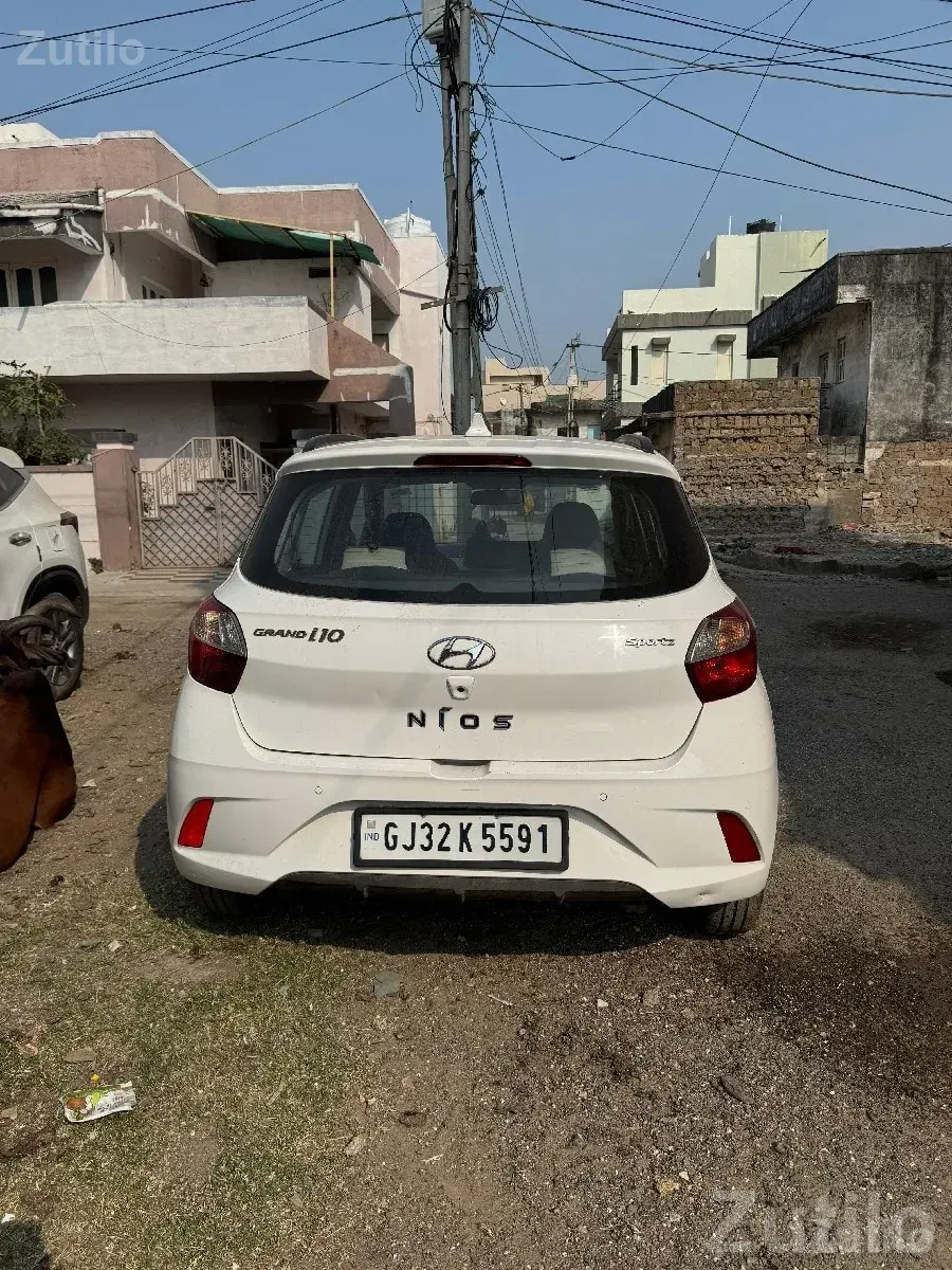 Hyundai i10 Nios 2022 – Single Owner - Cars - Keshod - Image 4