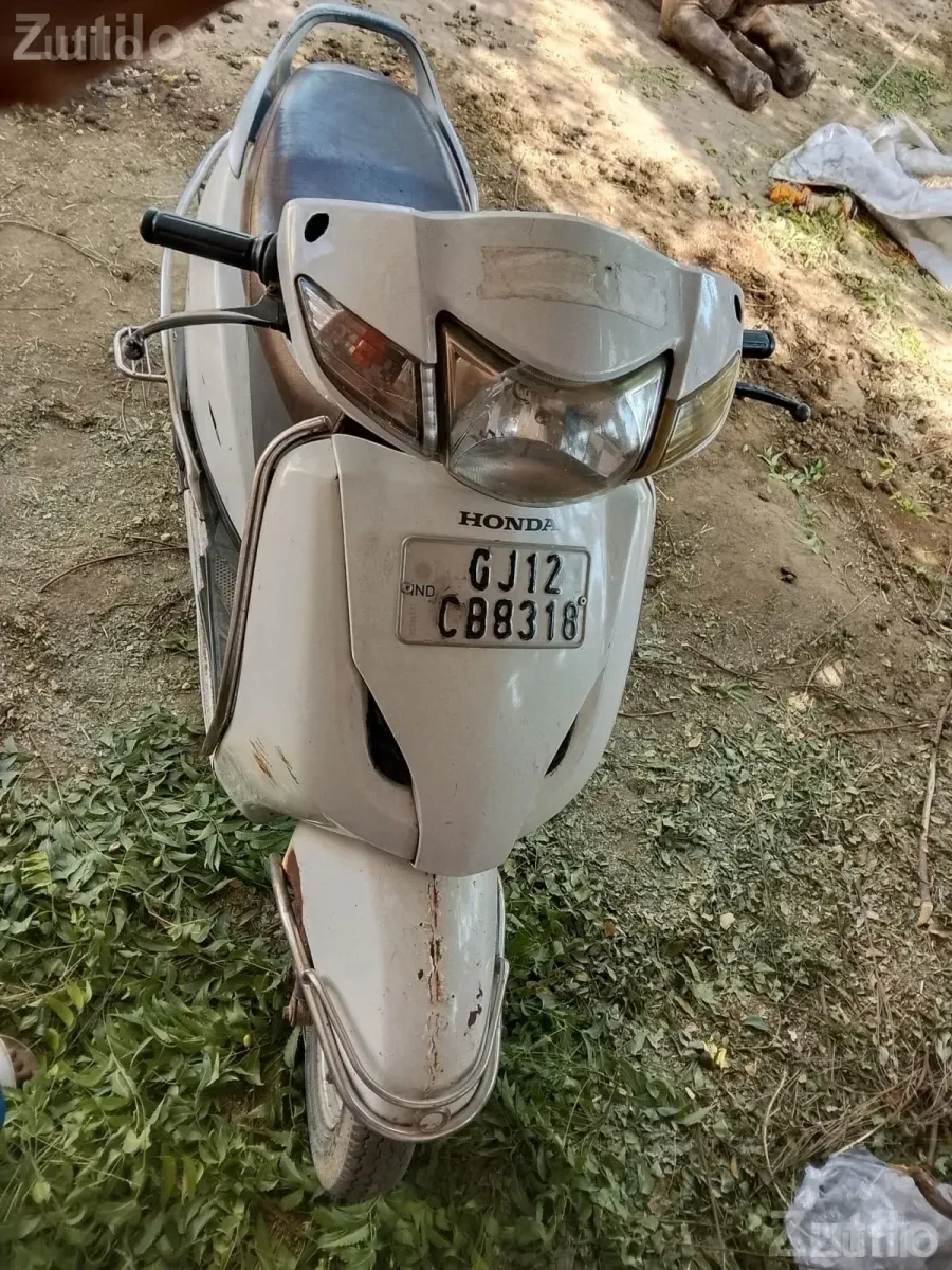 Honda Activa 2013 Scooter for Sale - બાઇક્સ - ભુજ - Image 3