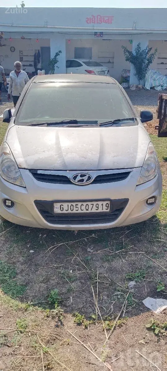 Hyundai i20 Silver Hatchback for Sale - કાર - મેન્ડરડા - Image 2