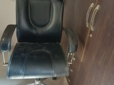 Black rotable chair big Black rotable chair big