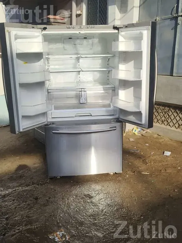 Samsung 700 L Side by Side Refrigerator - Refrigerators - Godhra - Image 4