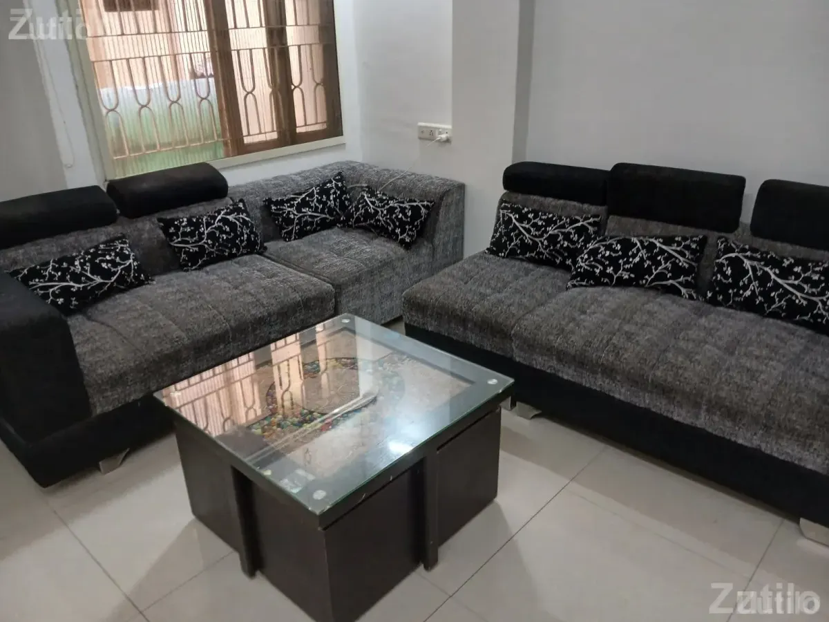 Sofa set with center table - સોફા સેટ - અમદાવાદ શહેર - Image 3