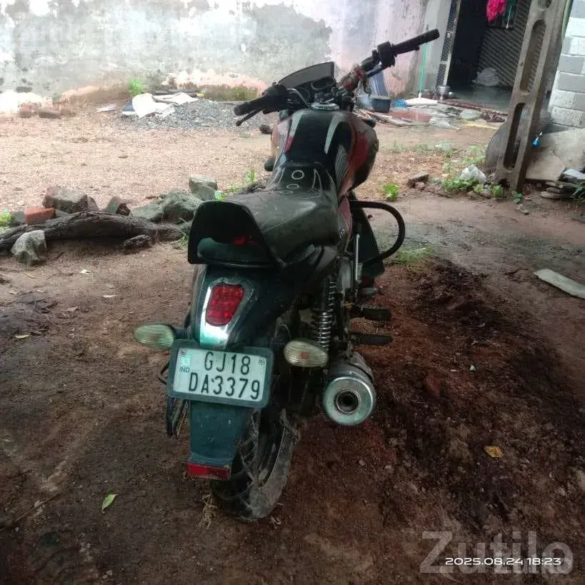2017 Bajaj Bike Black and Red - Bikes - Mansa - Image 2