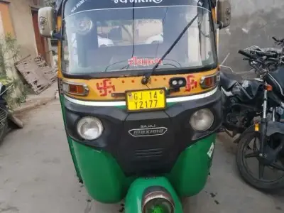 2021 Bajaj Maxima Petrol CNG Auto Rickshaw 2021 Bajaj Maxima Petrol CNG Auto Rickshaw