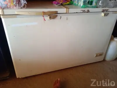 Deep Freezer Refrigerator for Home or Shop Deep Freezer Refrigerator for Home or Shop