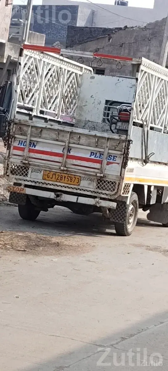 White Mini Truck with Cargo Body - Trucks & Lorries - Kalavad - Image 2