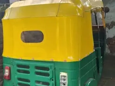 2016 CNG Auto Rickshaw 2 Stroke 2016 CNG Auto Rickshaw 2 Stroke