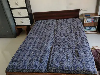 Wooden bed 5x7 Wooden bed 5x7
