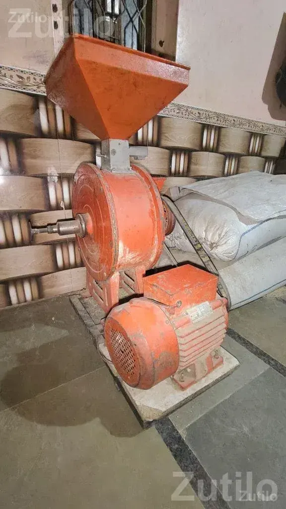 Stone Flour Mill Machine with 2 HP Motor - મશીનરી - ભાભર - Image 4
