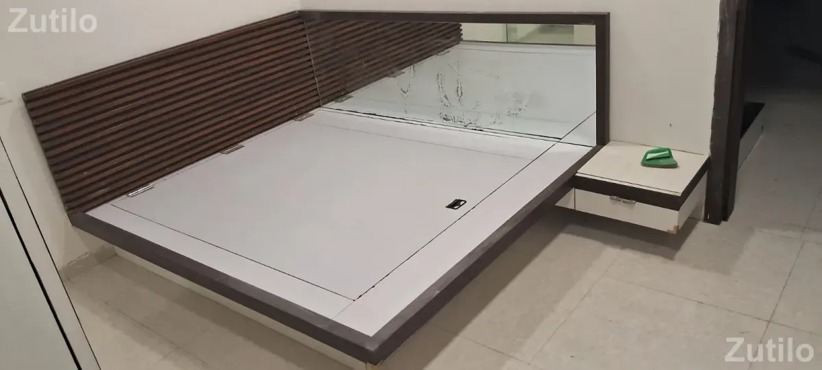 Queen size bed - પલંગ અને ગાદલા - સુરત શહેર - Image 3