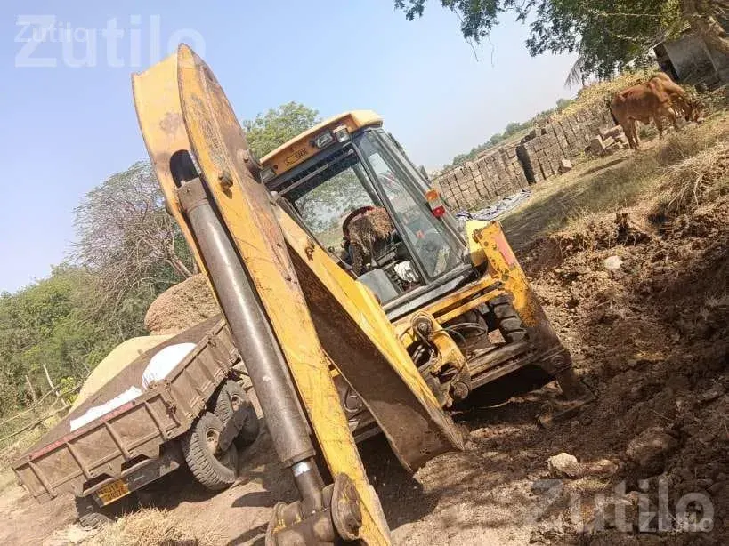 JCB Backhoe Loader 2008 - Construction Vehicles - Keshod - Image 2