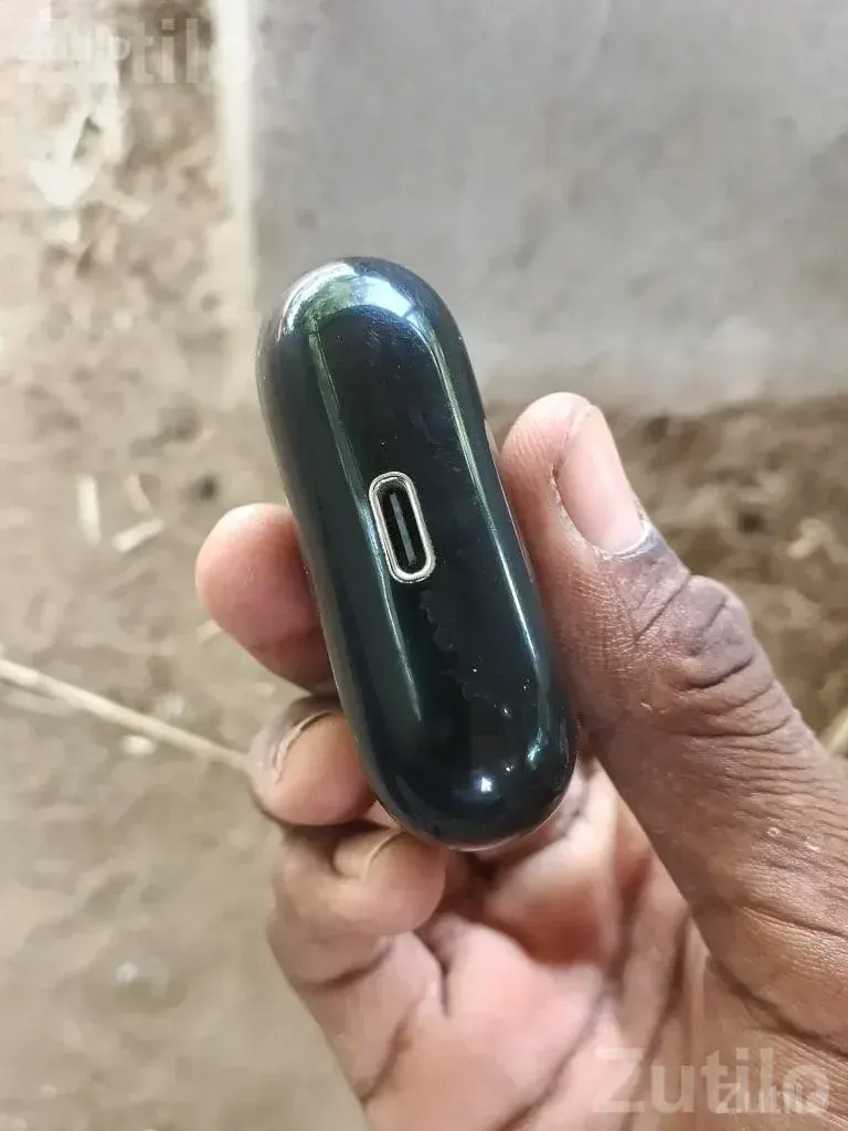 Bluetooth Earbuds with Charging Case - ઇલેક્ટ્રોનિક ઍક્સેસરીઝ - કાંકરેજ - Image 2