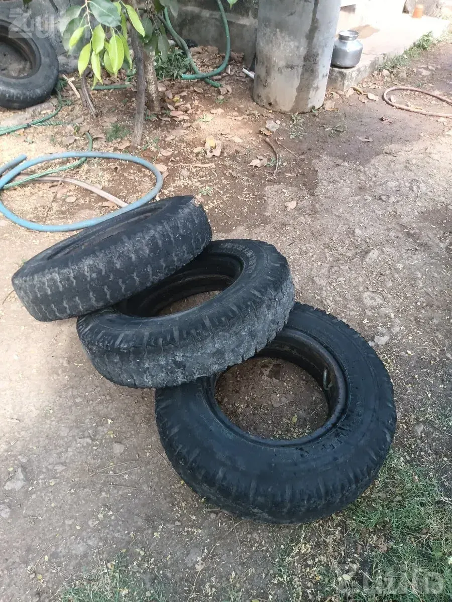 Set of 3 Used Trolley Tyres - ઓટો પાર્ટ્સ - પોરબંદર - Image 3