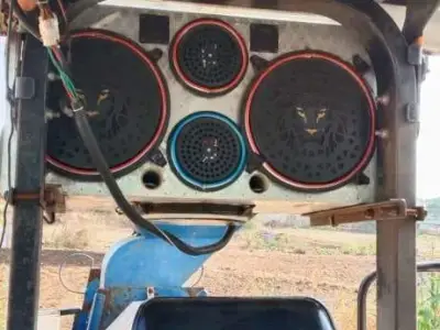 Tractor Music System with Speakers, 3 Months Old Tractor Music System with Speakers, 3 Months Old
