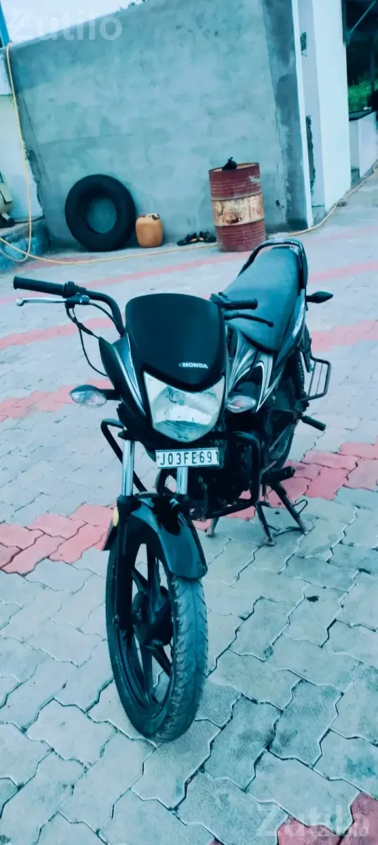 Honda Dream Yuga Bike with New Tyres - Bikes - Jasdan - Image 3
