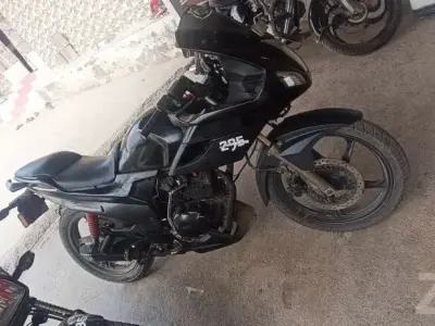 2015 Hero Karizma Black Bike 2015 Hero Karizma Black Bike